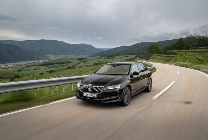 SKODA SUPERB jetzt ab 28.850 Euro bestellbar