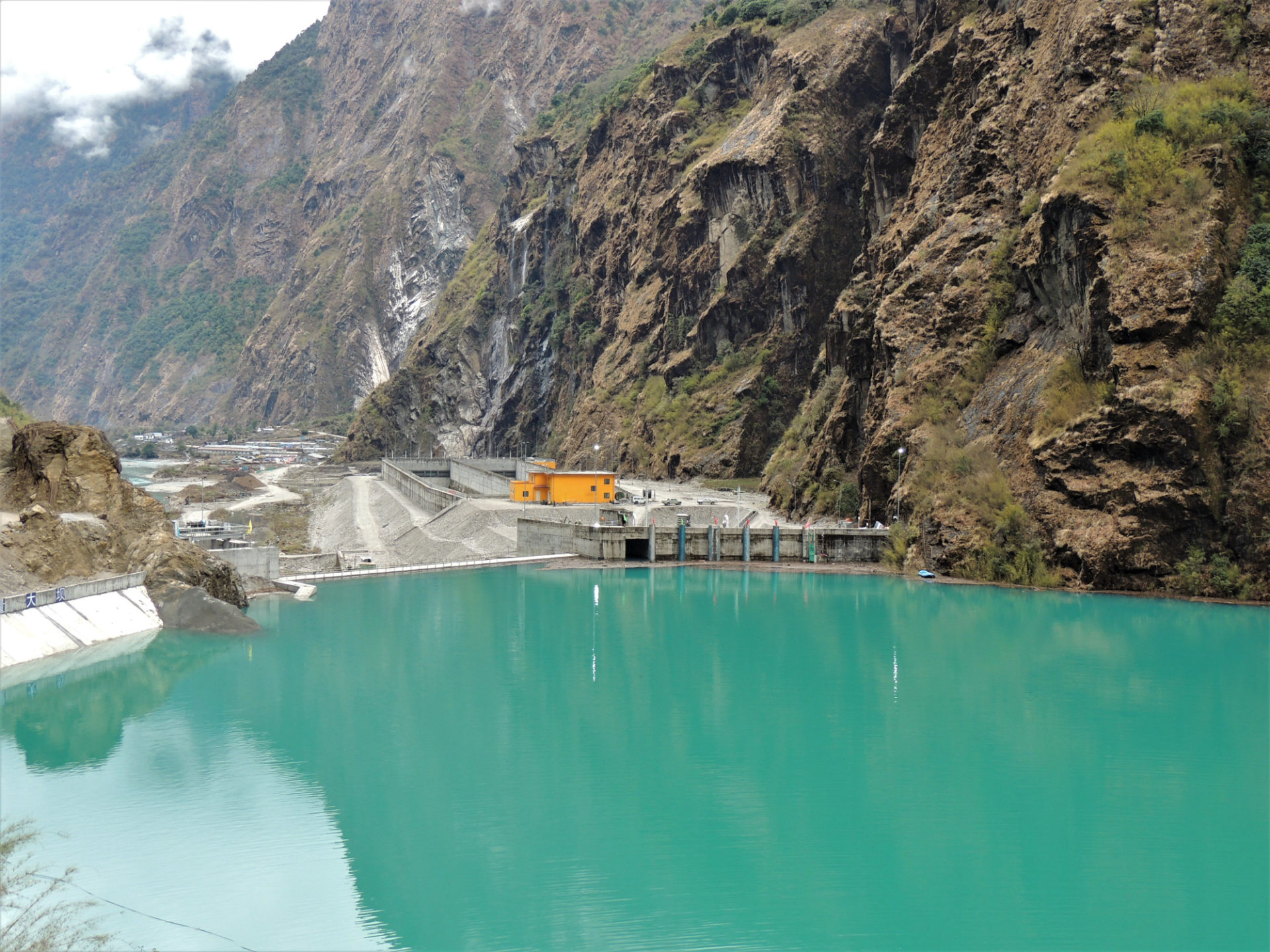 Erste Befüllung: Stausee Tamakoshi sichert Energieversorgung in Nepal