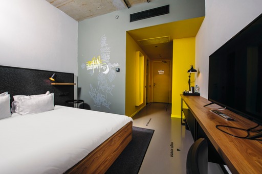 GEORGIEN: DIE BEDEUTENDSTE WEINREGION DES KAUKASUS IST EINEN BESUCH WERT. WAS MACHT DAS PARK HOTEL IM TSINANDALI DORF SO EMPFEHLENSWERT? GEORGIEN: DIE BEDEUTENDSTE WEINREGION DES KAUKASUS IST EINEN BESUCH WERT. WAS MACHT DAS PARK HOTEL IM TSINANDALI DORF SO EMPFEHLENSWERT?